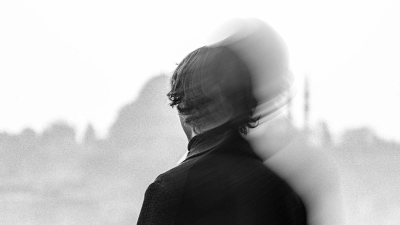 Aba Altından Sopa Göstermek: Anlamı ve Hikayesi