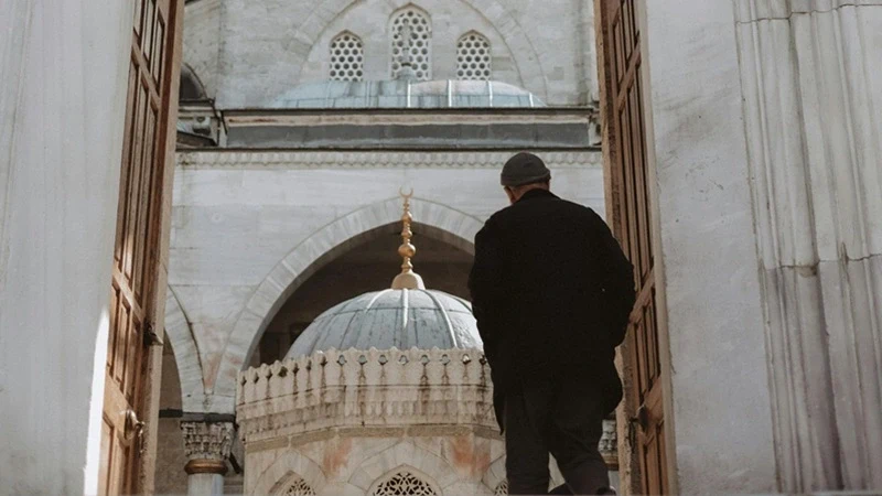 İbadet Nedir, Kaça Ayrılır? İslam’da İbadet Çeşitleri